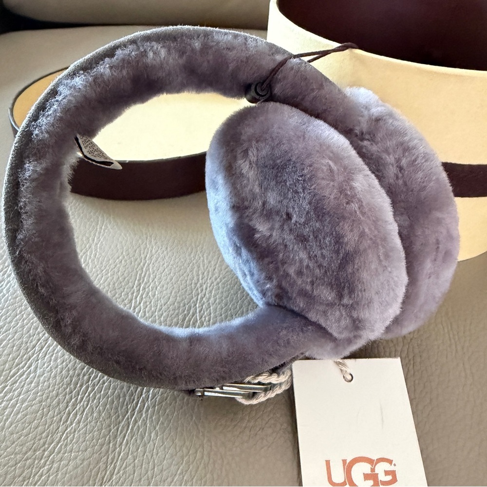 New UGG Grey Earmuffs Shearling Sheepskin Genuine Leather Trim Polyester Fill OS - Picture 4 of 16